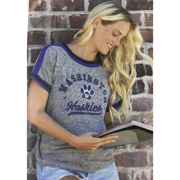 NEW Washington Huskies Colosseum Athletics Distressed Tee Shirt Women's M - Picture 1 of 10